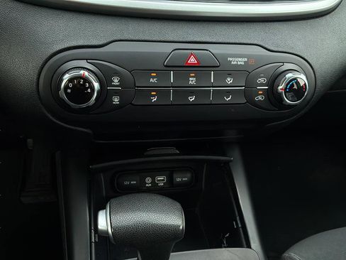 Used 2020 Kia Sorento LX FWD image 21