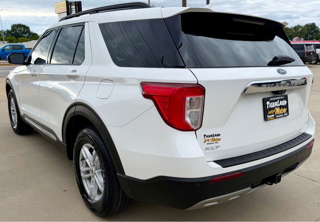 Used 2021 Ford Explorer XLT w/ Equipment Group 202A AWD/4WD image 5