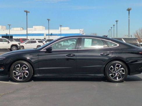 Used 2025 Hyundai Sonata SEL FWD image 4