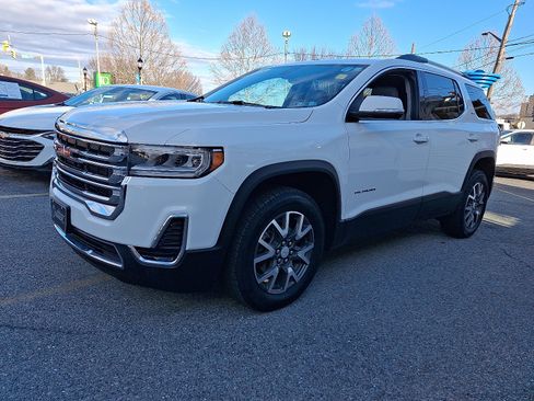 Used 2023 GMC Acadia SLE w/ Driver Convenience Package image 1