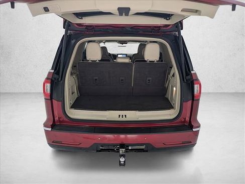 Used 2018 Lincoln Navigator Reserve w/ Technology Package AWD/4WD image 6
