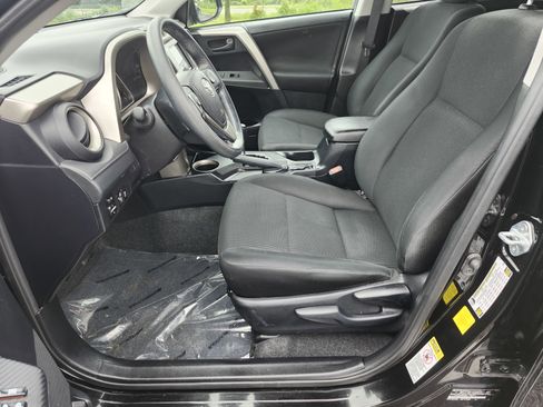 Used 2015 Toyota RAV4 LE FWD image 22