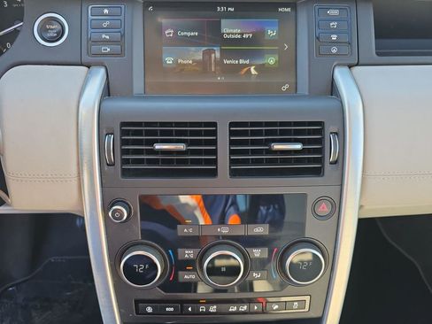 Used 2019 Land Rover Discovery Sport SE image 9