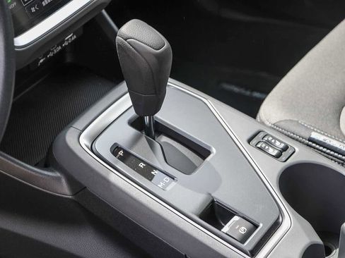 Used 2025 Subaru Crosstrek 2.0i Premium image 21