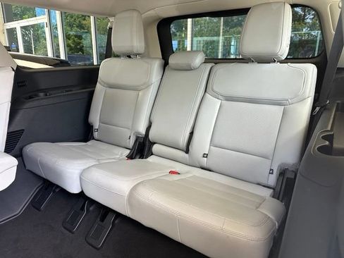 Used 2025 Ford Expedition Max Platinum w/ Driver's Package AWD/4WD image 16