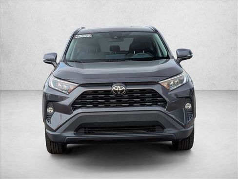 Used 2019 Toyota RAV4 XLE image 2
