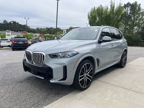 Certified 2024 BMW X5 xDrive40i w/ M Sport Package AWD/4WD image 4