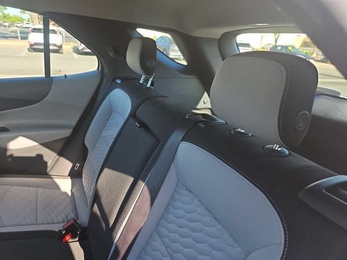 Used 2020 Chevrolet Equinox LS FWD image 12