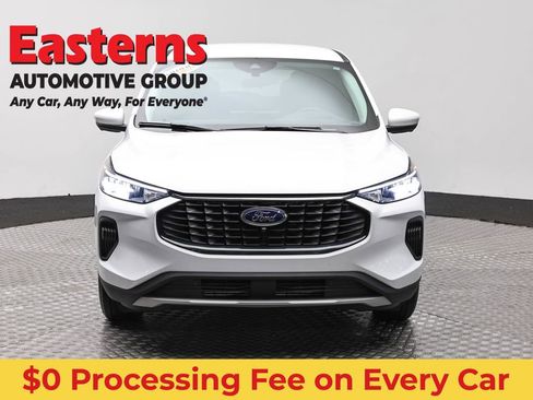 Used 2023 Ford Escape Active w/ Tech Pack #2 AWD/4WD image 2