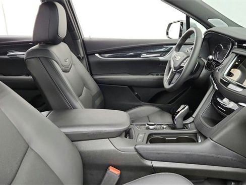 Used 2023 Cadillac XT5 Premium Luxury w/ LPO, Floor Liner Package image 24