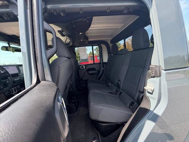 Certified 2024 Jeep Gladiator Sport AWD/4WD image 14