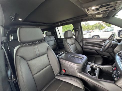 Used 2022 Chevrolet Suburban RST w/ Luxury Package RWD image 19