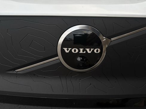 New 2026 Volvo EX30 Cross Country Ultra image 32