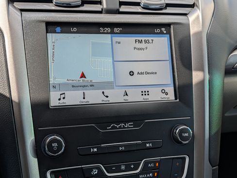 Used 2019 Ford Fusion SE FWD image 22