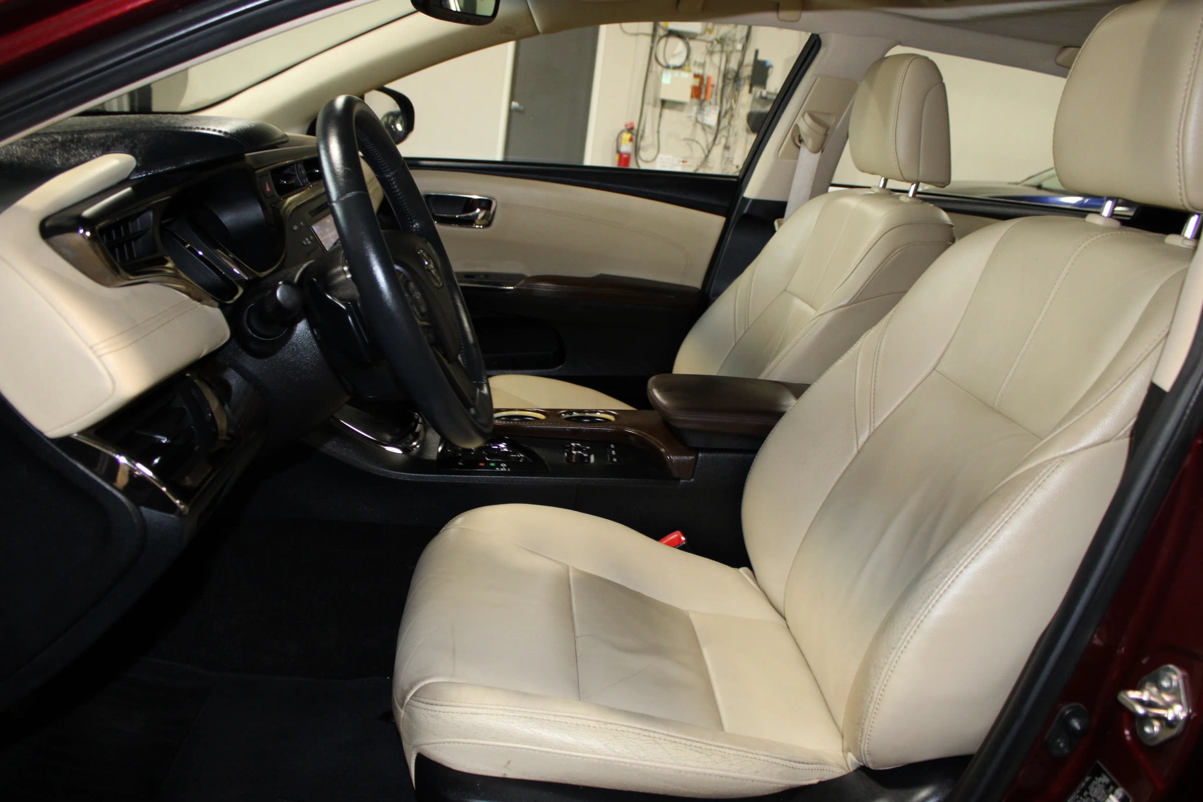 Used 2014 Toyota Avalon XLE Touring FWD image 24