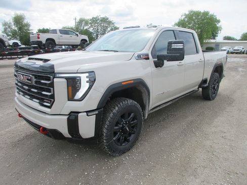 New 2026 GMC Sierra 2500 AT4 w/ AT4 Premium Plus Package AWD/4WD image 11