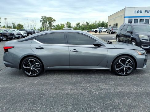 Used 2023 Nissan Altima 2.5 SR w/ SR Premium Package FWD image 28