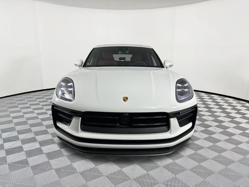 Certified 2025 Porsche Macan AWD/4WD image 6