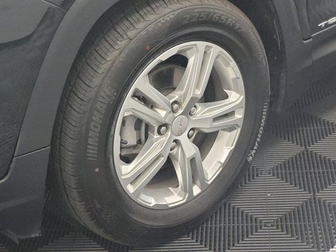 Used 2024 GMC Terrain SLE FWD image 31