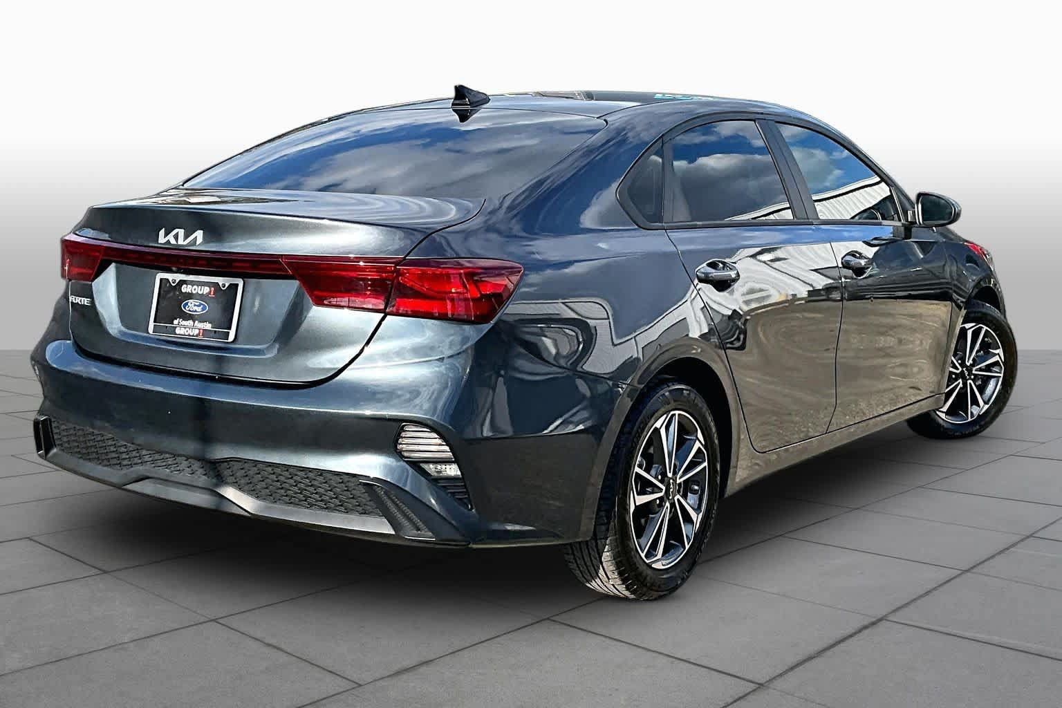 Used 2022 Kia Forte LXS FWD image 13