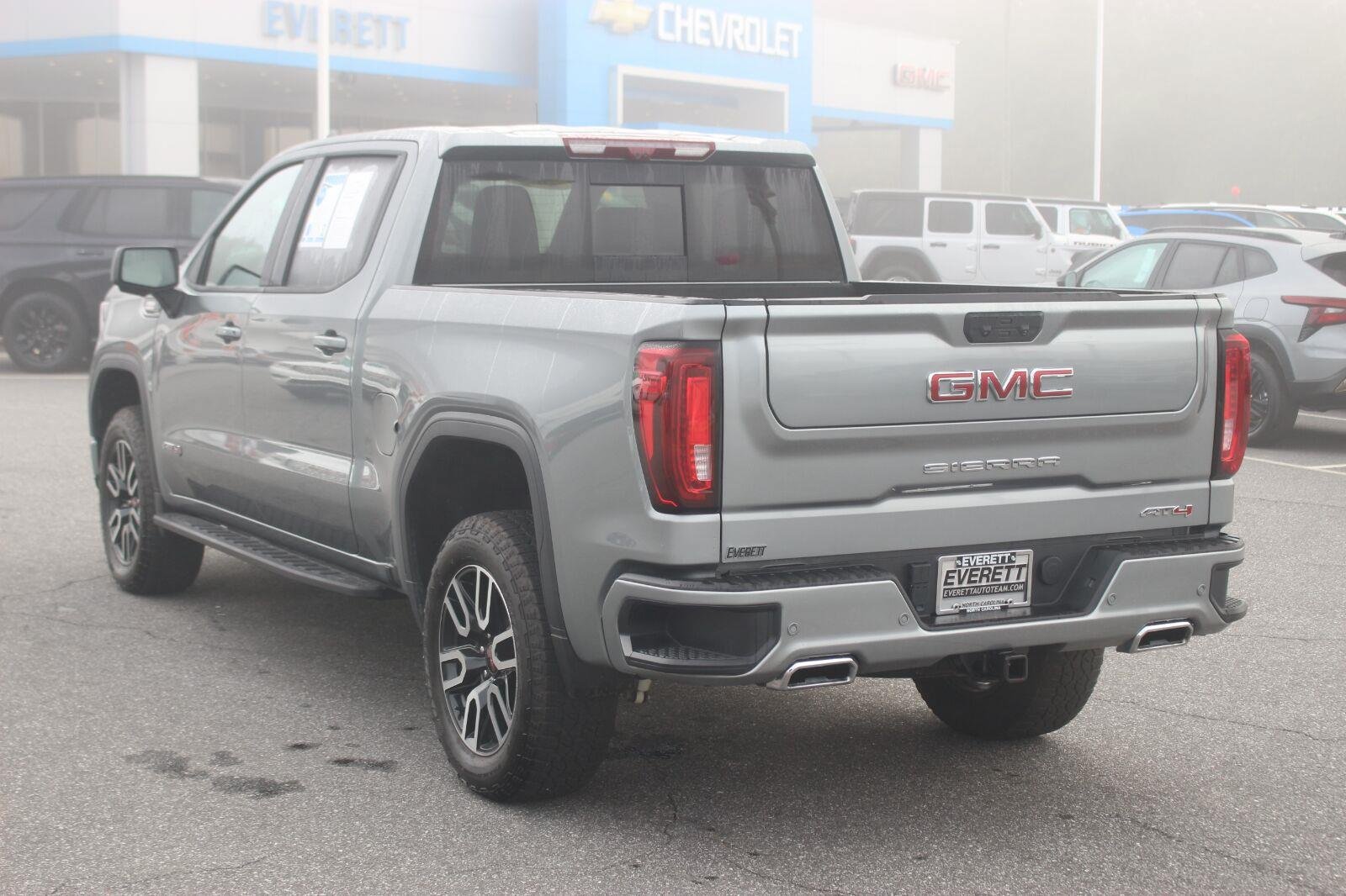 Used 2025 GMC Sierra 1500 AT4 w/ AT4 Premium Package AWD/4WD image 5