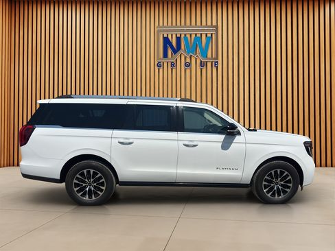 Used 2025 Ford Expedition Max Platinum AWD/4WD image 18