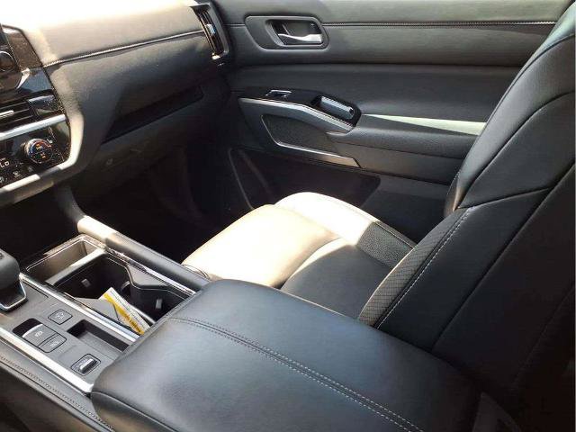 Certified 2024 Nissan Pathfinder SL FWD image 13