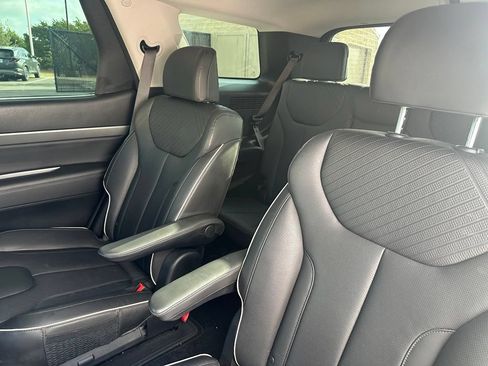 Used 2024 Hyundai Palisade SEL w/ Premium Package FWD image 9