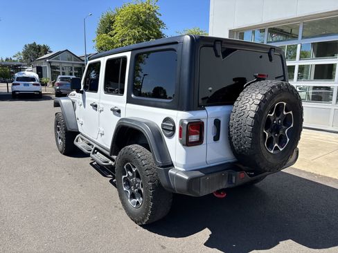 Used 2023 Jeep Wrangler Unlimited Rubicon AWD/4WD image 3