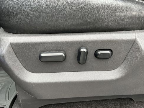 Used 2015 Ford F250 Lariat w/ Lariat Ultimate Package AWD/4WD image 22