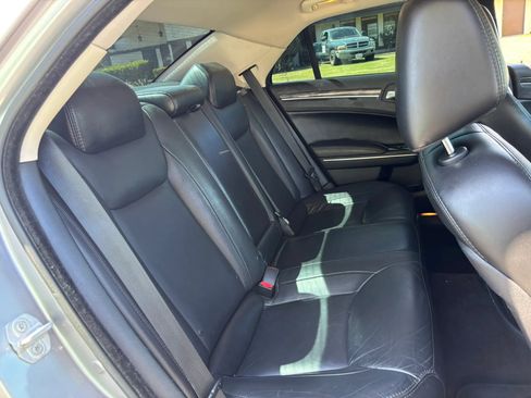 Used 2018 Chrysler 300 Touring L RWD image 11