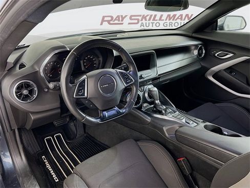 Used 2019 Chevrolet Camaro LT w/ RS Package image 31
