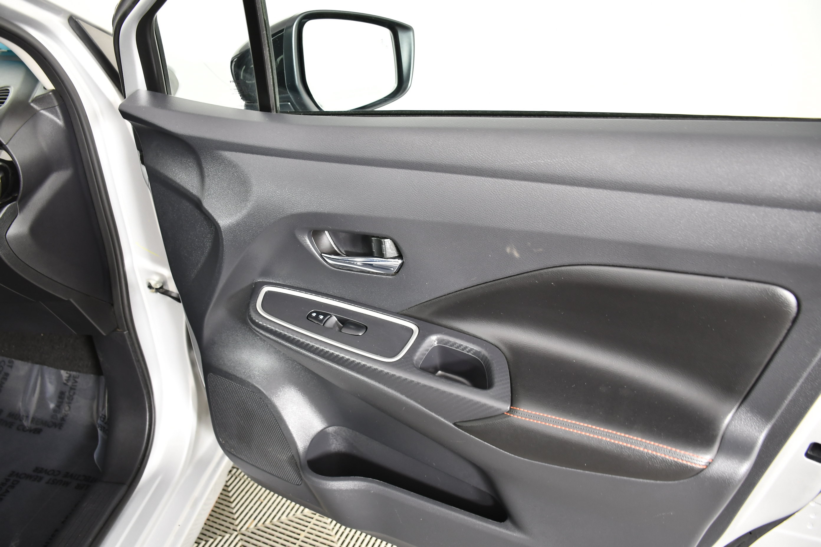 Used 2024 Nissan Versa SR FWD image 36