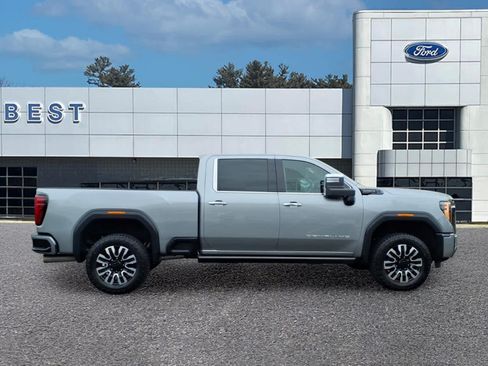 Used 2024 GMC Sierra 2500 Denali Ultimate w/ Max Trailering Package AWD/4WD image 8