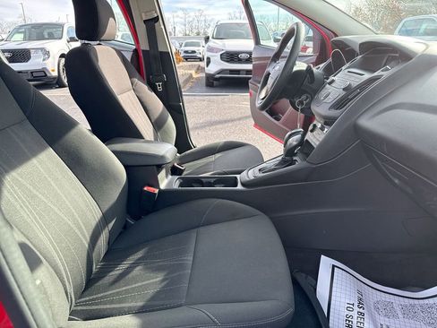 Used 2016 Ford Focus SE image 21