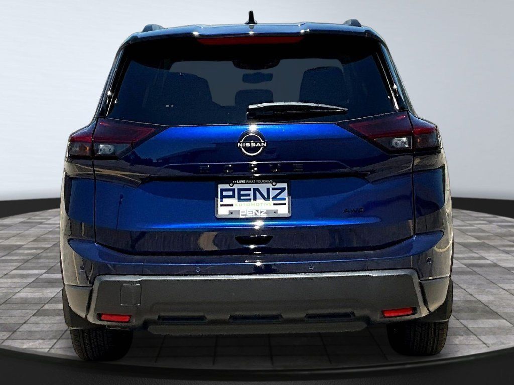 Used 2026 Nissan Rogue Dark Armor AWD/4WD image 4