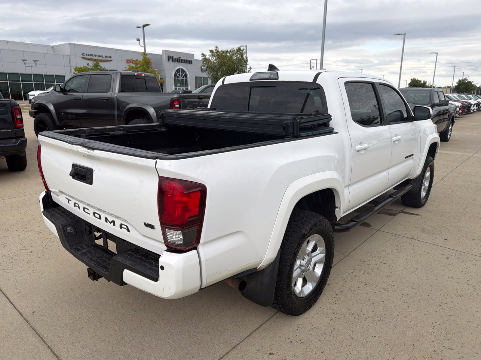 Used 2018 Toyota Tacoma TRD Sport w/ Technology Package AWD/4WD image 5