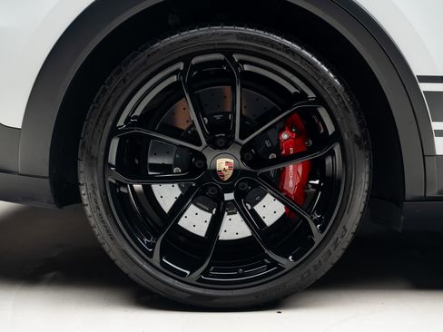 Used 2022 Porsche Cayenne Turbo GT AWD/4WD image 42