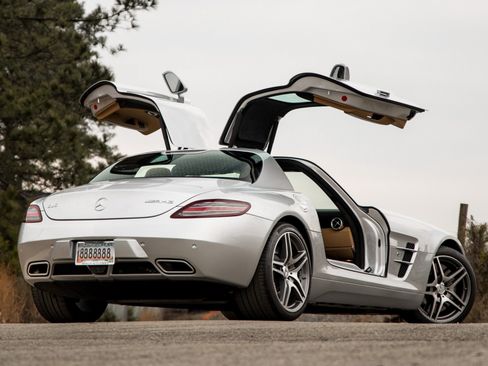 Used 2011 Mercedes-Benz SLS AMG Coupe image 5