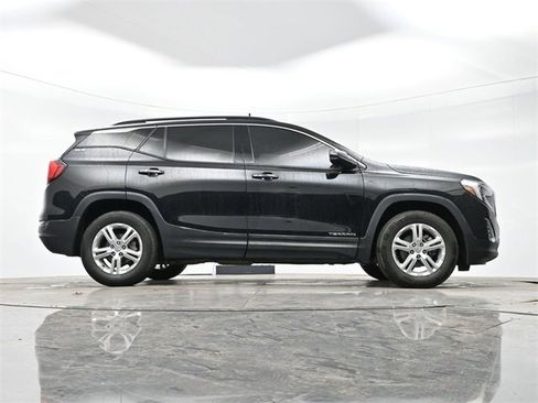 Used 2020 GMC Terrain SLE w/ Driver Convenience Package image 16