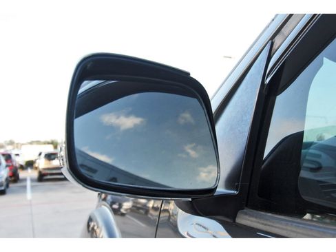 Used 2010 Nissan Frontier SE image 10