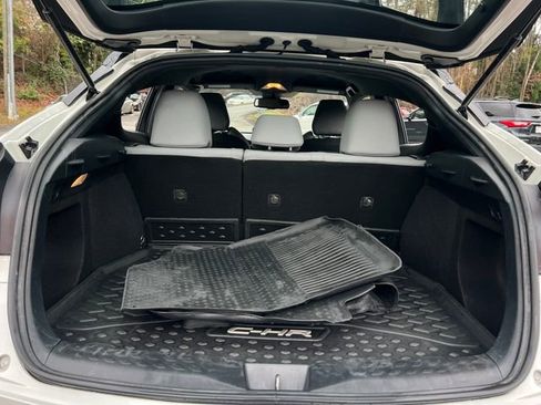 Used 2019 Toyota C-HR XLE image 28