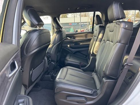 Used 2024 Jeep Grand Cherokee L Limited w/ Trailer Tow Package image 19