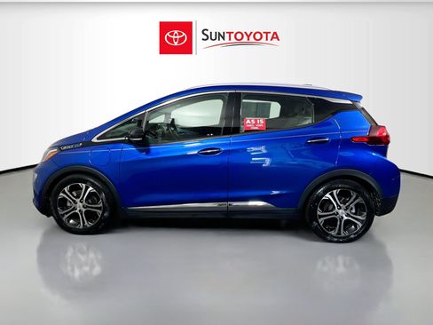 Used 2021 Chevrolet Bolt Premier w/ Infotainment Package FWD image 7