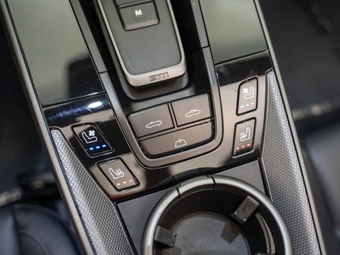 Used 2024 Porsche 911 Carrera image 28