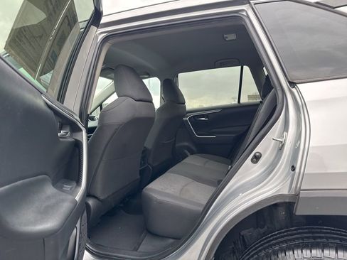 Used 2020 Toyota RAV4 XLE image 33