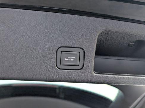 Used 2025 Chevrolet Equinox EV RS FWD image 20