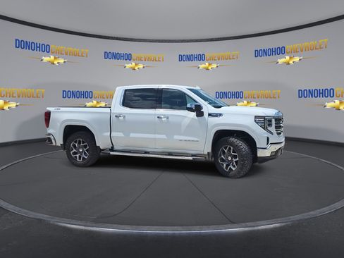 Used 2026 GMC Sierra 1500 SLT w/ SLT Premium Plus Package AWD/4WD image 9