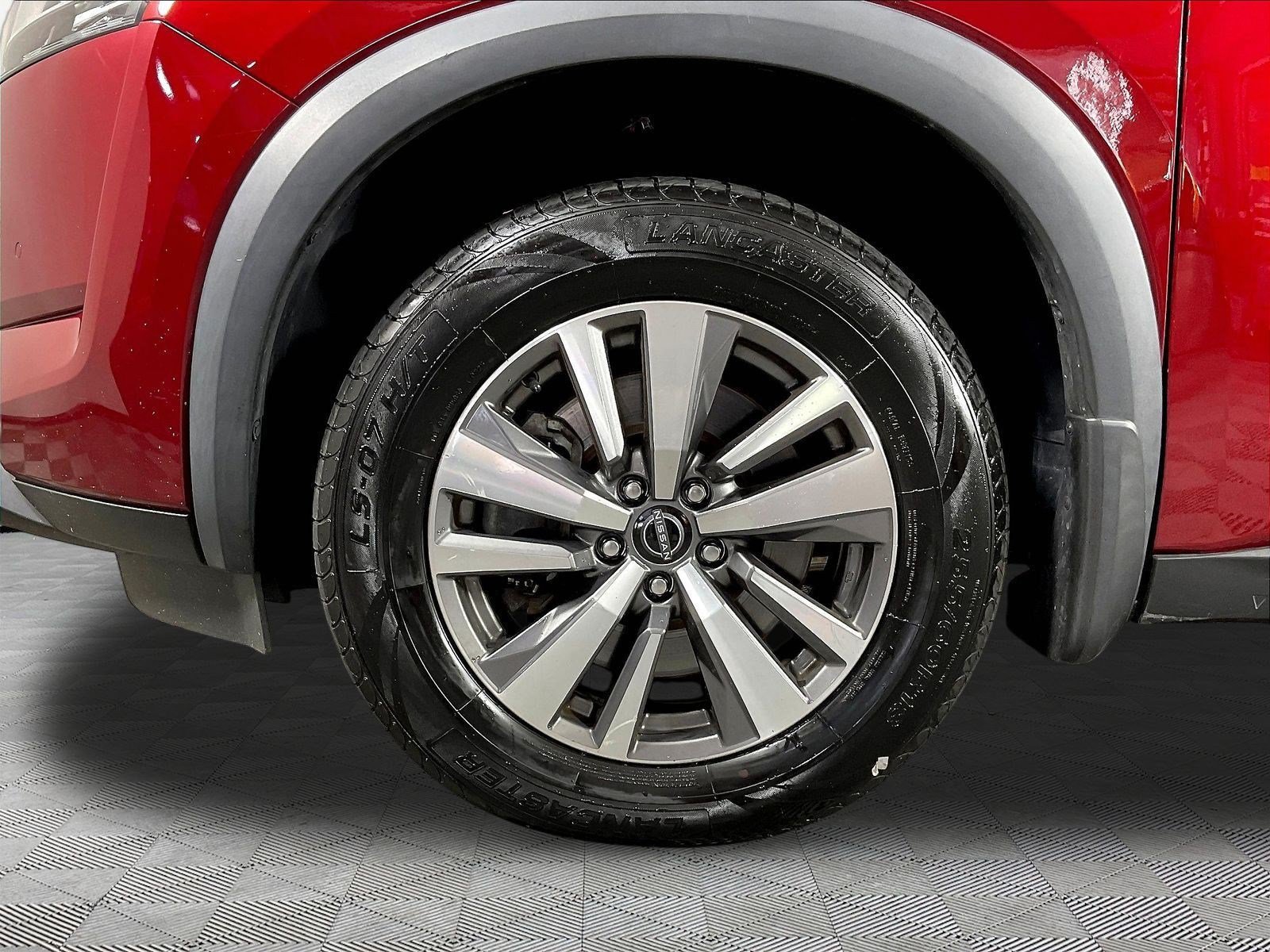 Used 2023 Nissan Pathfinder SL AWD/4WD image 34