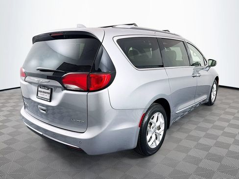 Used 2020 Chrysler Pacifica Limited FWD image 7